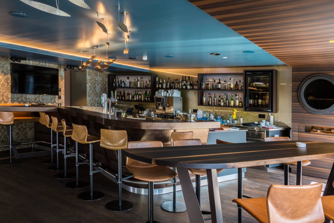 Bartli Bar Seehotel Waldstätterhof Swiss Quality