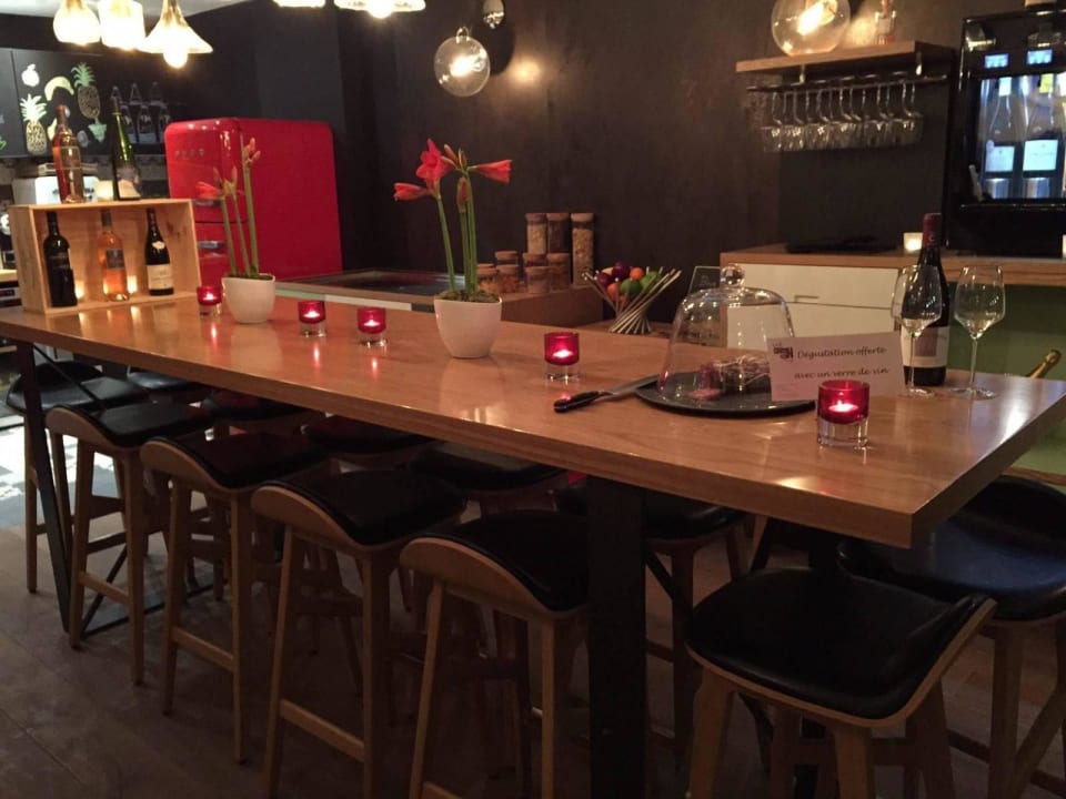 Buffet Hotel Crayon Rouge