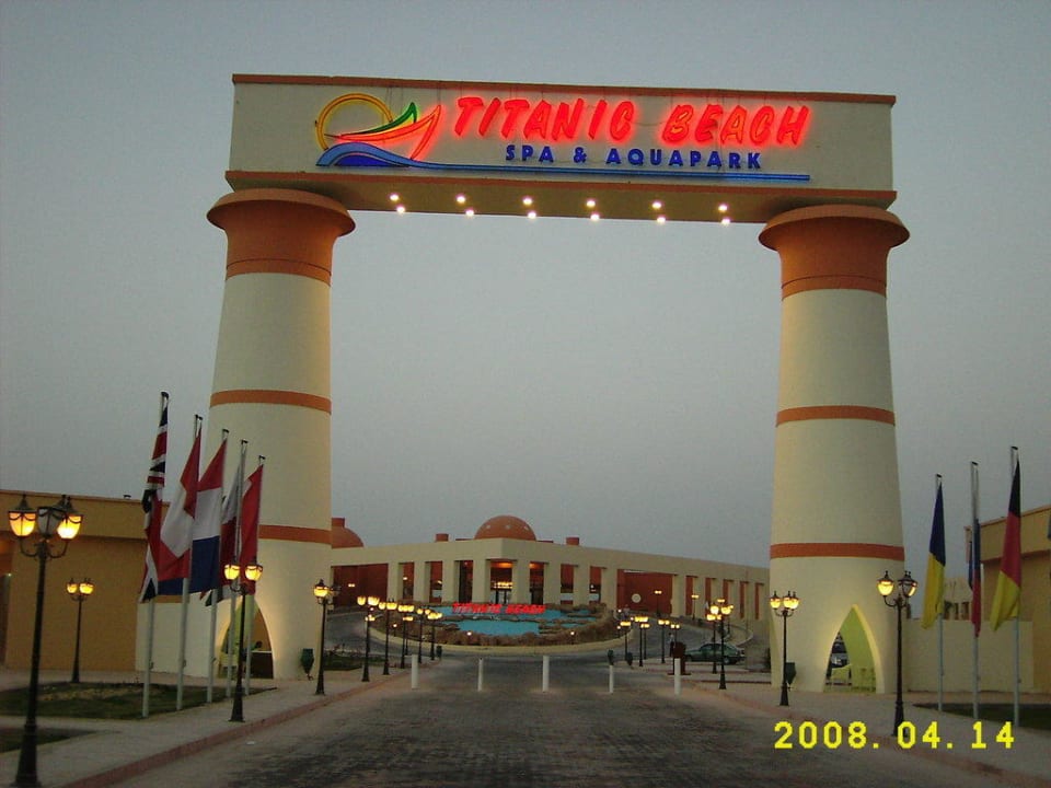 Eingangsportal Titanic Beach Spa & Aqua Park