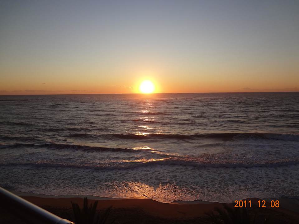 Sonnenuntergang Aska Hotel Just in Beach
