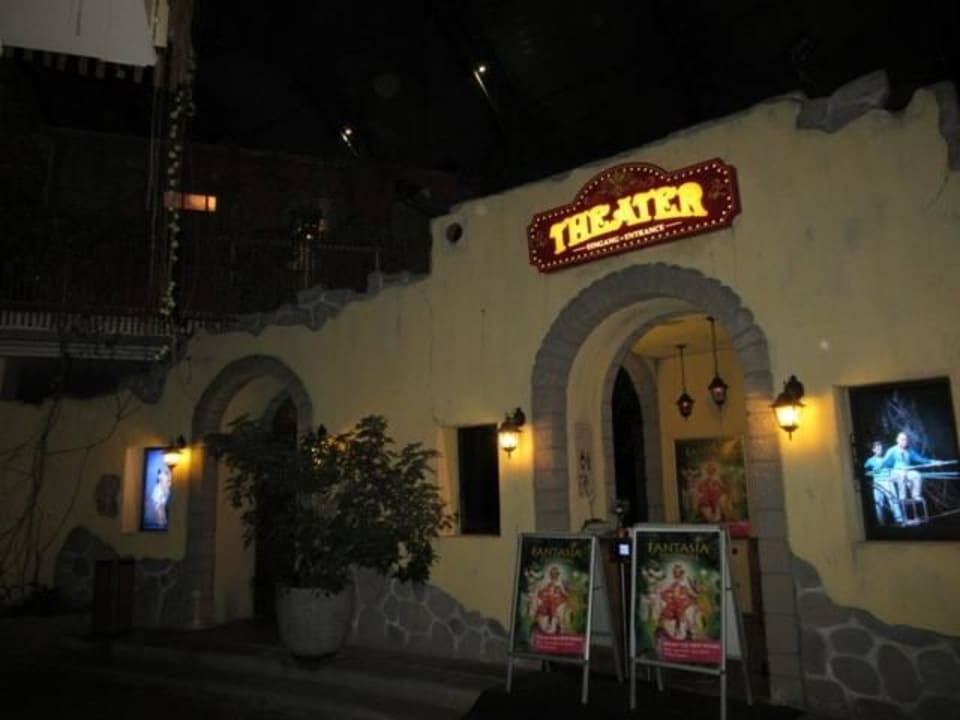 Theater Tropical Islands Resort
