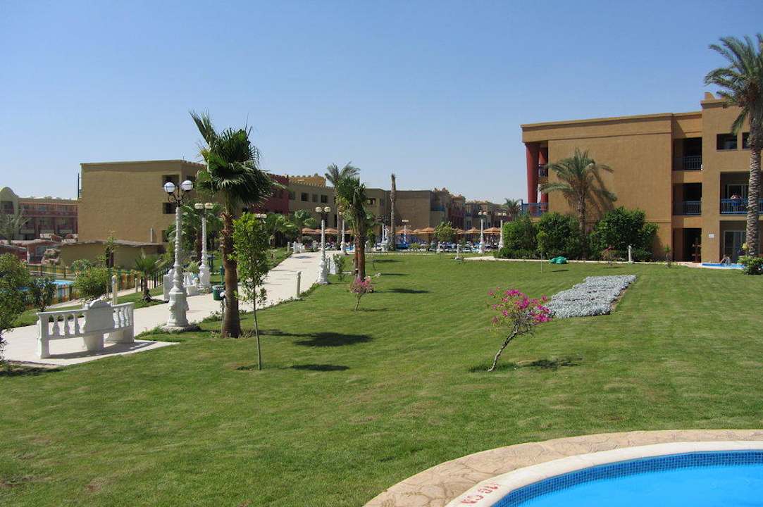 Viel grün Titanic Beach Spa & Aqua Park