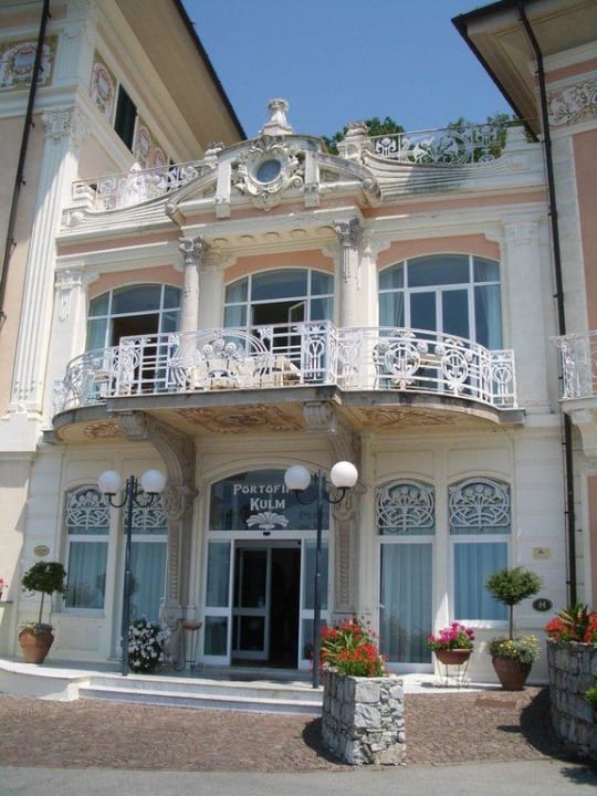 Hoteleingang Hotel Portofino Kulm