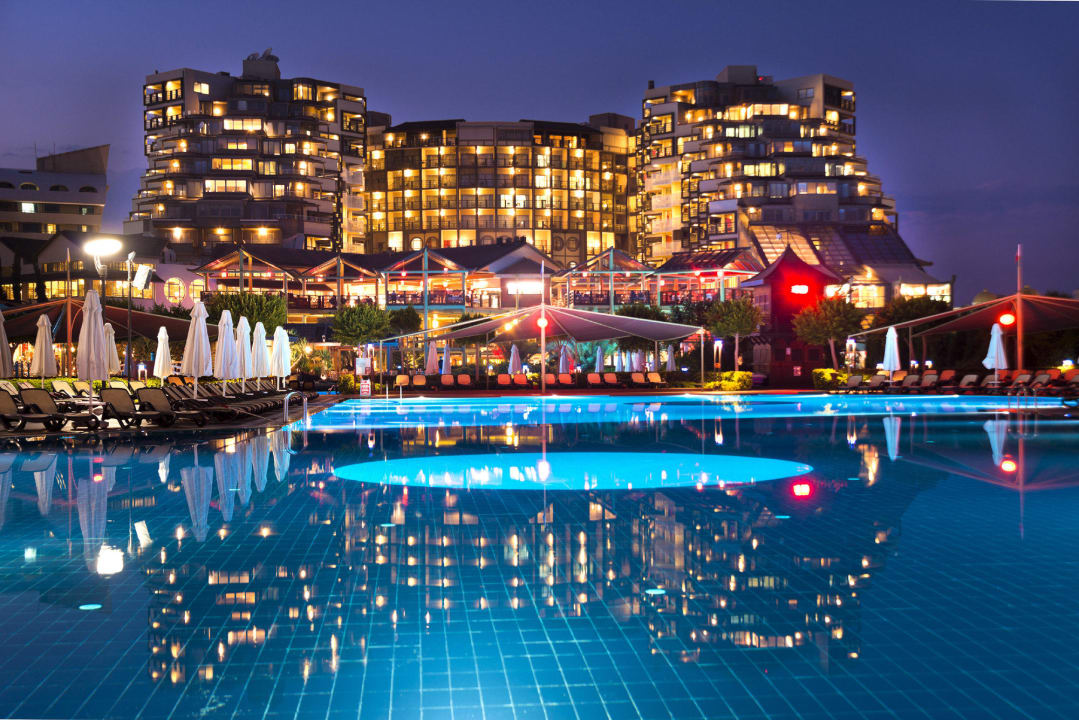 Night-Shot in Limak Lara Limak Lara Deluxe Hotel & Resort