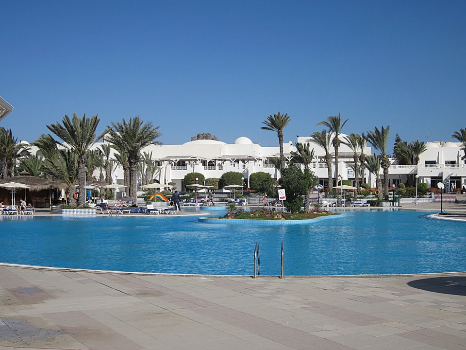 Großer Meerwasserpool Hotel El Mouradi Djerba Menzel