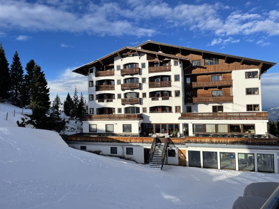 Außenansicht Hotel Ehrenbachhöhe