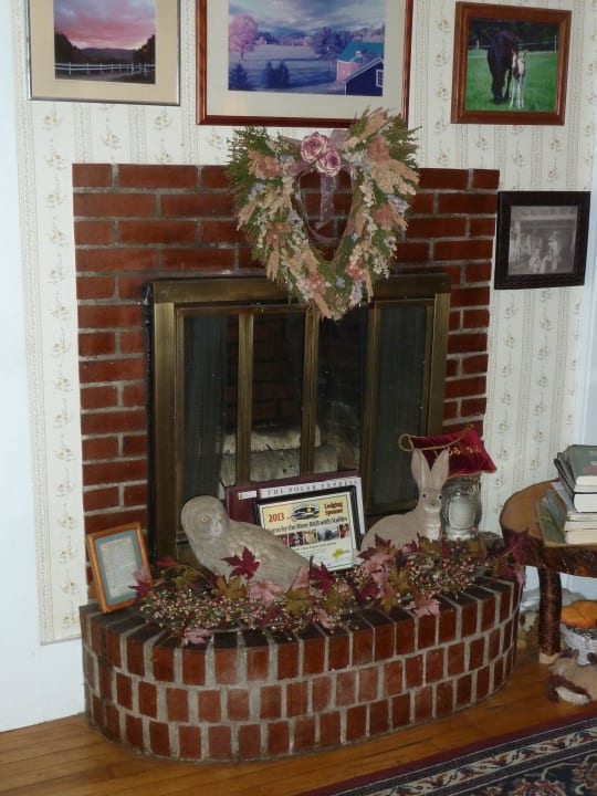 Kamin Farm by the River Bed & Breakfast