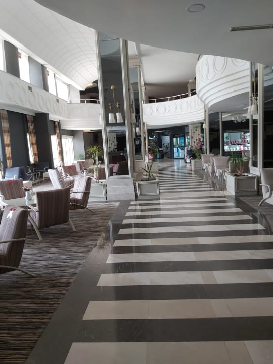 Lobby Bella Resort & Spa