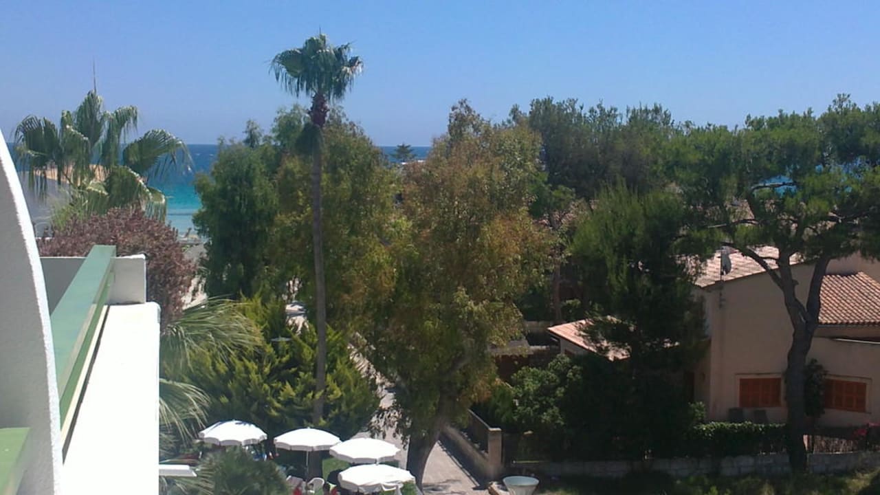 Ausblick vom Balkon zum Meer allsun Hotel Eden Alcudia
