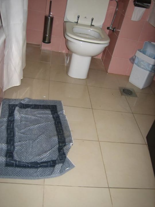 Überschwemmtes Badezimmer Kipriotis Village Resort