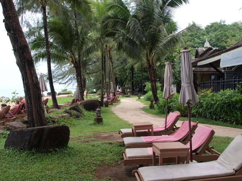 Strandbereich Liegen Moracea by Khao Lak Resort