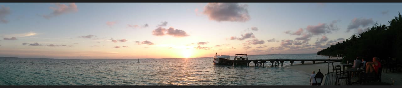 Sonnenuntergang Embudu Village