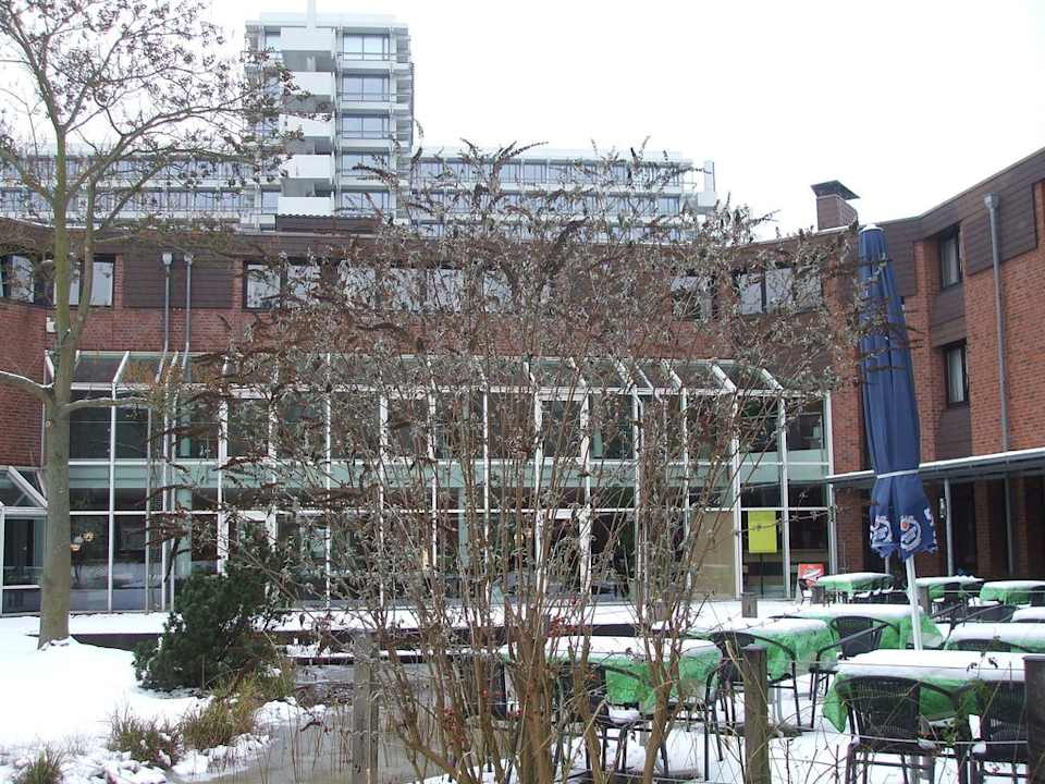 Gartenseite vom Hotel Gustav Stresemann Institut GSI Hotel Bonn