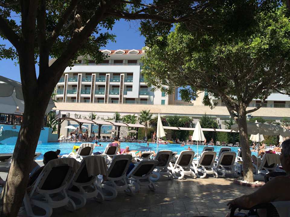 Am Pool  Aydinbey Kings Palace & Spa