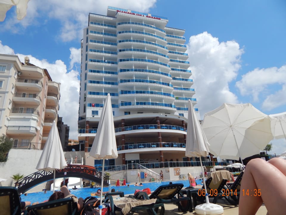 Вид возле бассейна Diamond Hill Resort Hotel