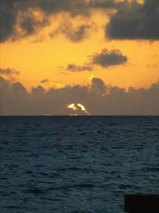 Sundown Coco Bodu Hithi