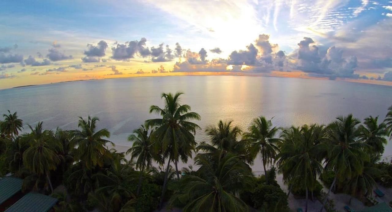 Sunrise view Canareef Resort Maldives
