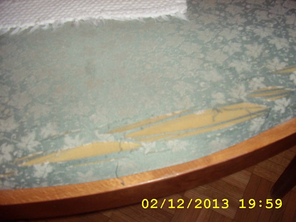 Die Sessel im Zimmer alle zerissen insgesamt vier  Terme Banovci - Hotel Zeleni Gaj