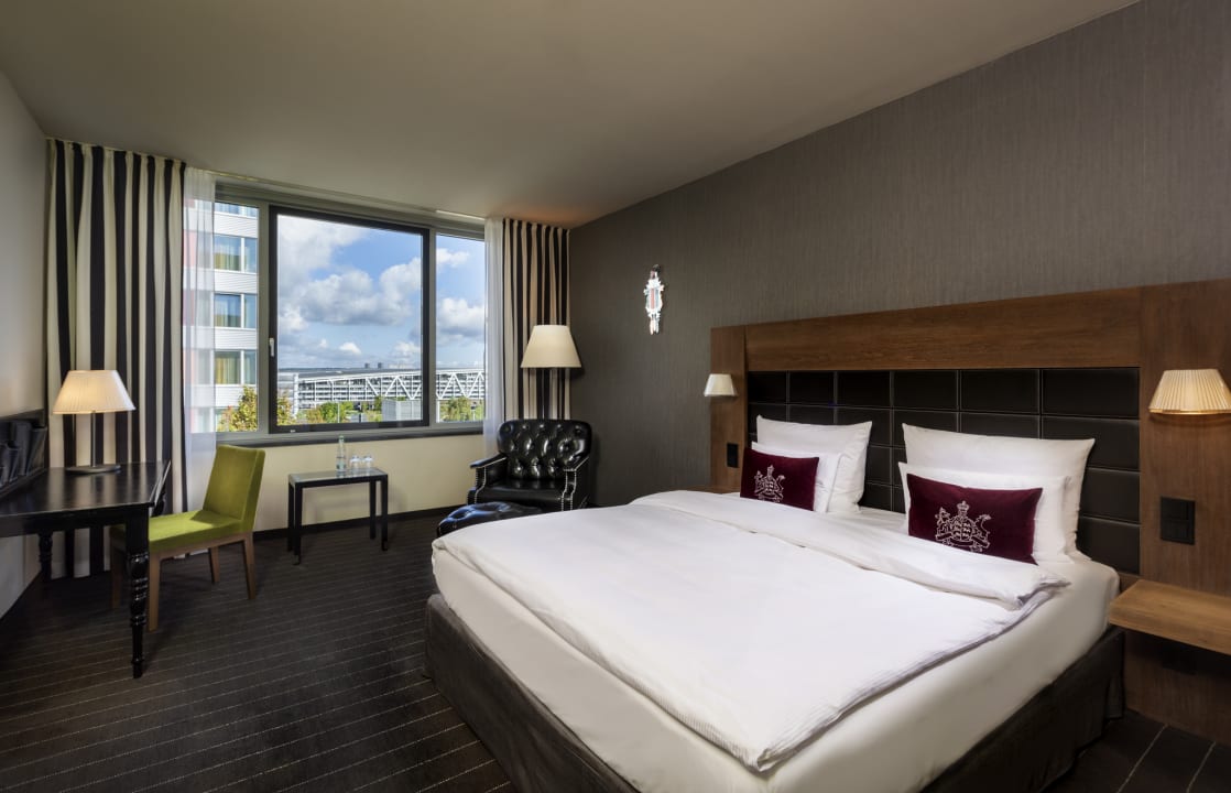 Zimmer Mövenpick Hotel Stuttgart Airport
