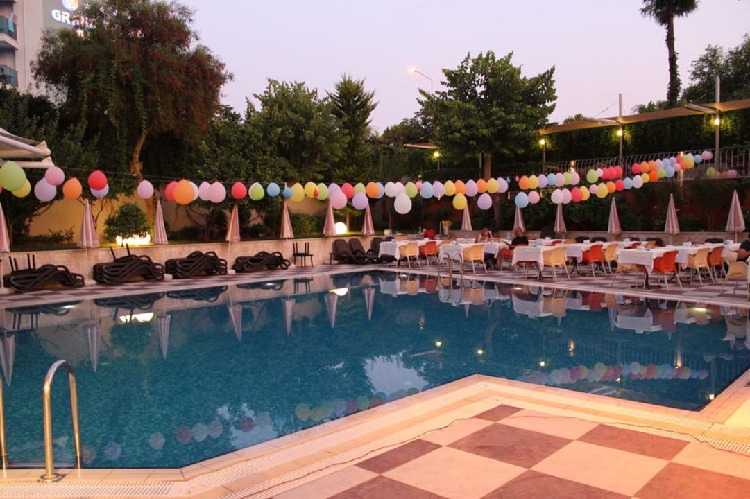Poolparty 2011 Hotel Grand Okan