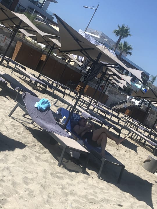 Strand Ikones Seafront Luxury Suites