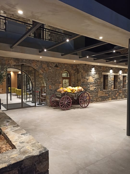 Sonstiges Petousis Hotel & Suites