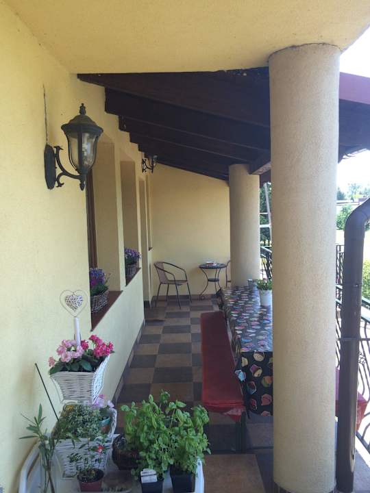 Taras dla gosci pensjonatu  Pension Palacyk Pod Akacjami