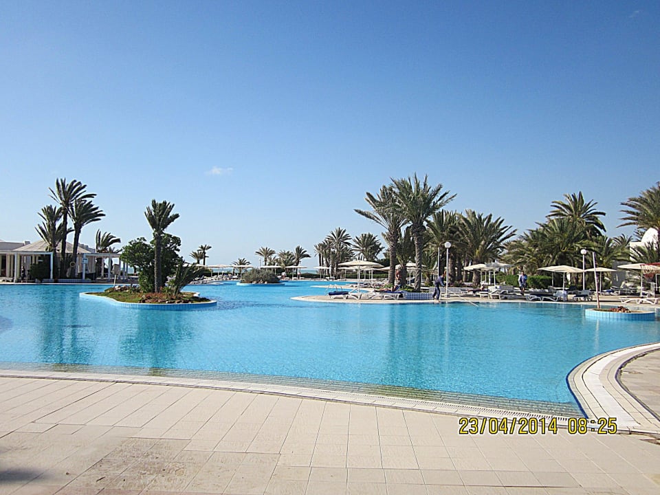 Großer Meerwasserpool Hotel El Mouradi Djerba Menzel