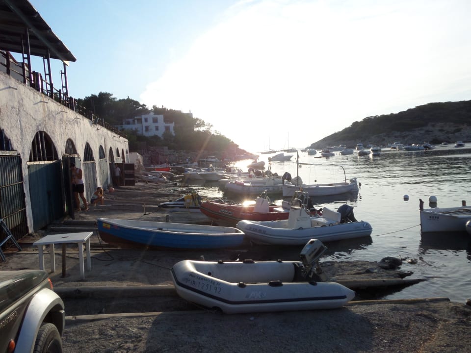 Am Beach, hier kann man Motorboote mieten. Barceló Portinatx - Adults only