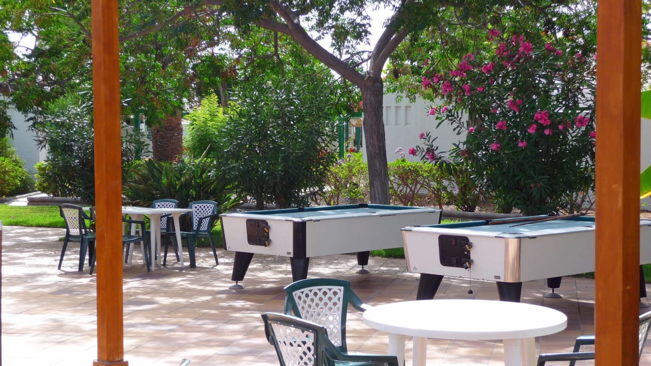 Leider wird auch Nachts um 1 Uhr gepielt Bungalows Cordial Sandy Golf