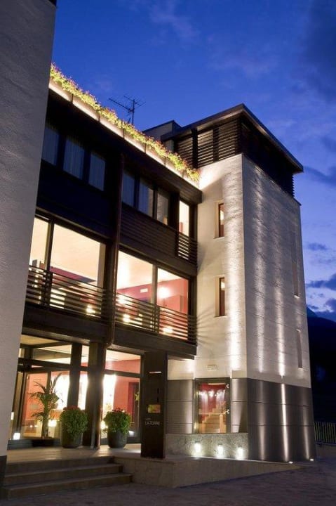 Entrata Hotel La Torre