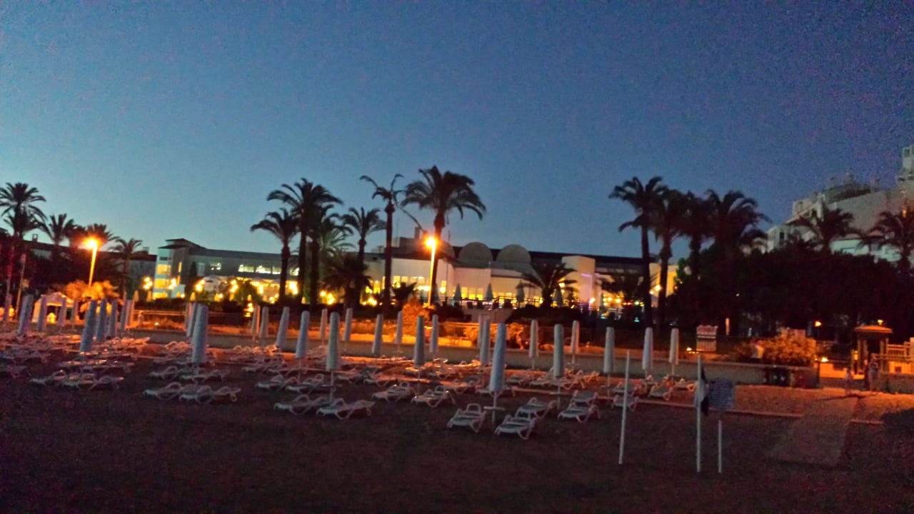 Blick vom Strand zum Hotel PALOMA Perissia