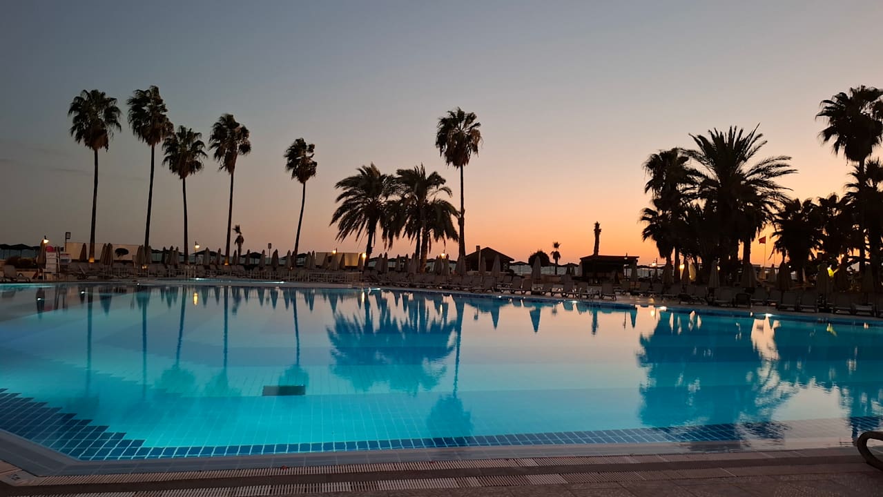 Pool Adora Hotel & Resort