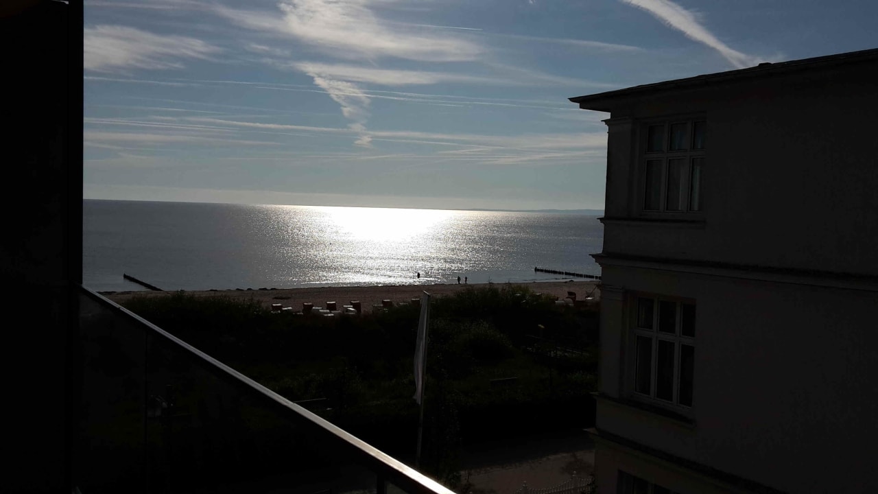 Seitlicher Meerblick SEETELHOTEL Kaiserstrand Beachhotel