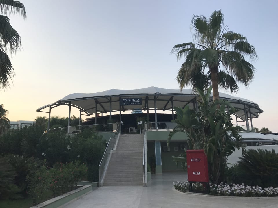 Restaurant VONRESORT Golden Coast