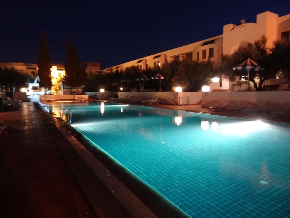 Pool bei Nacht Diar Lemdina Hotel
