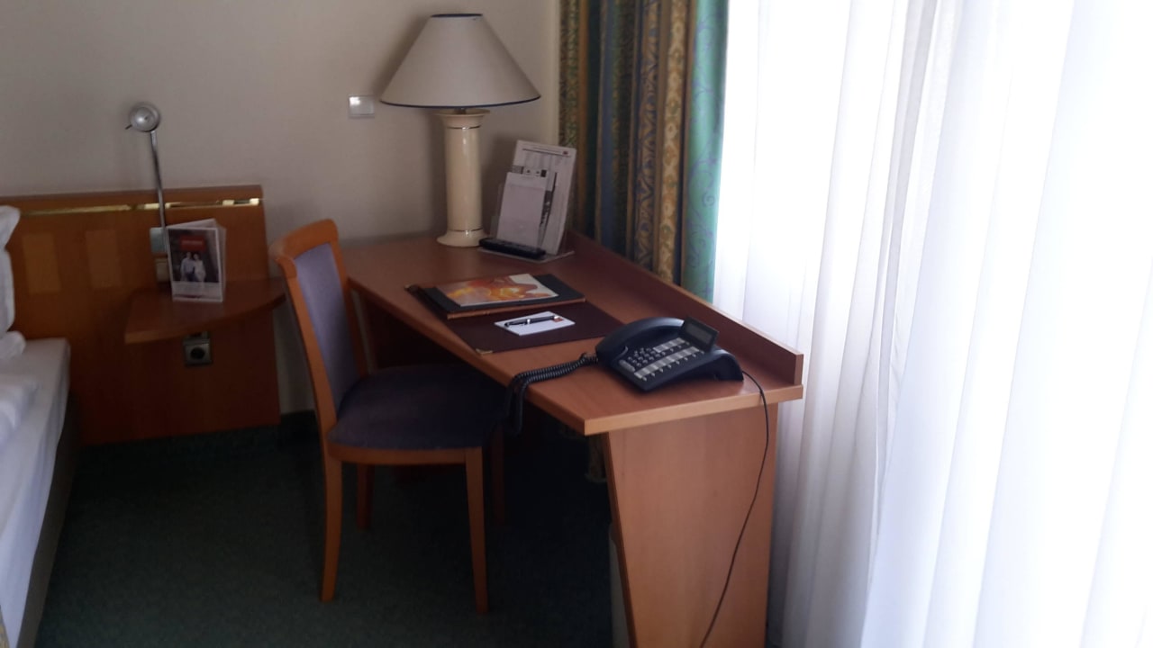 Schreibtisch Steigenberger Conti Hansa