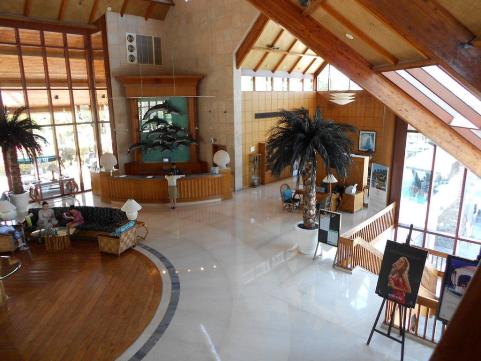 Lobby JA Palm Tree Court