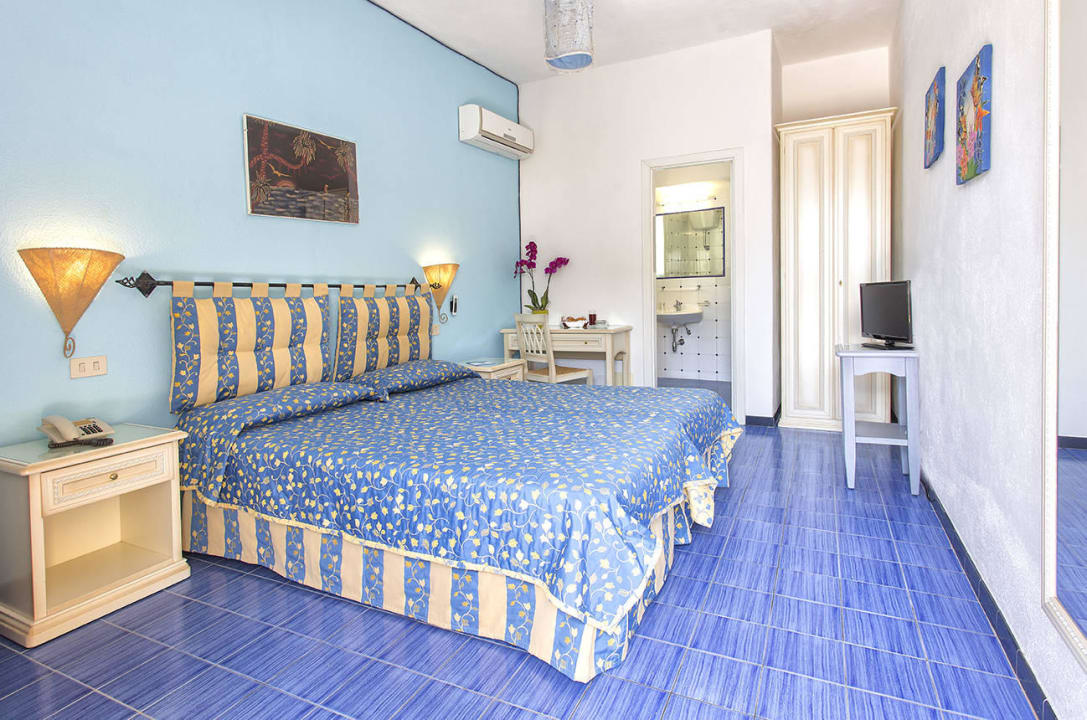 Camera standard piscina Hotel La Scogliera