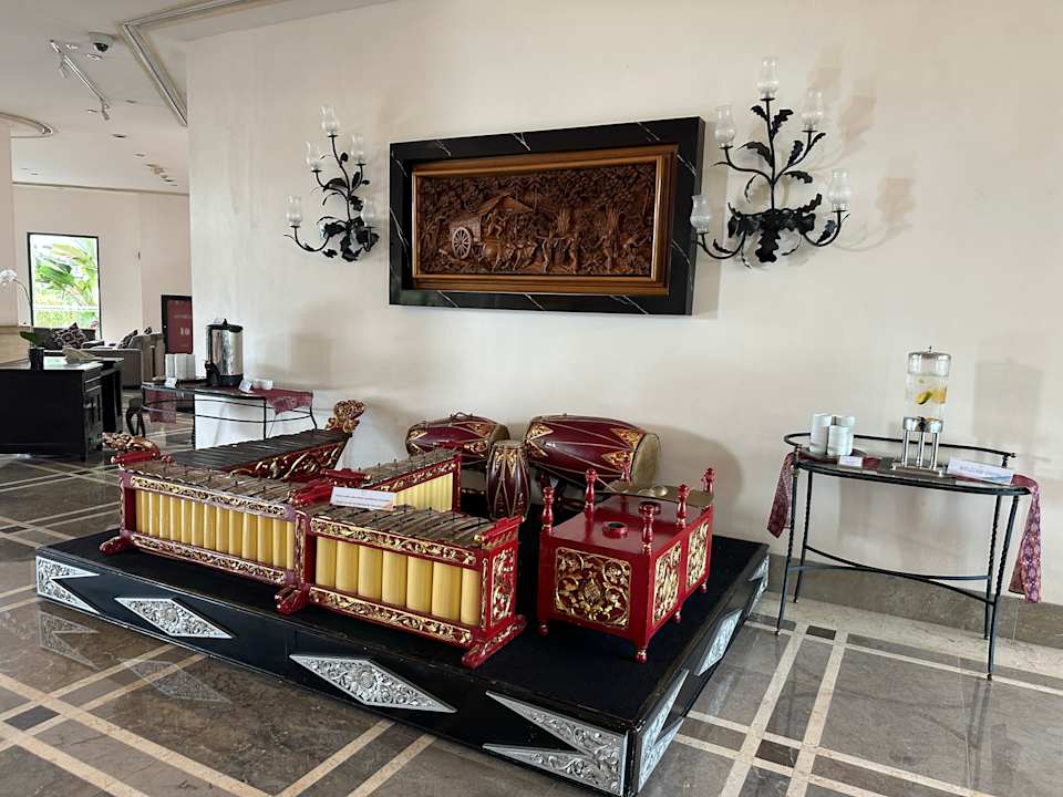 Lobby Melia Purosani Yogyakarta