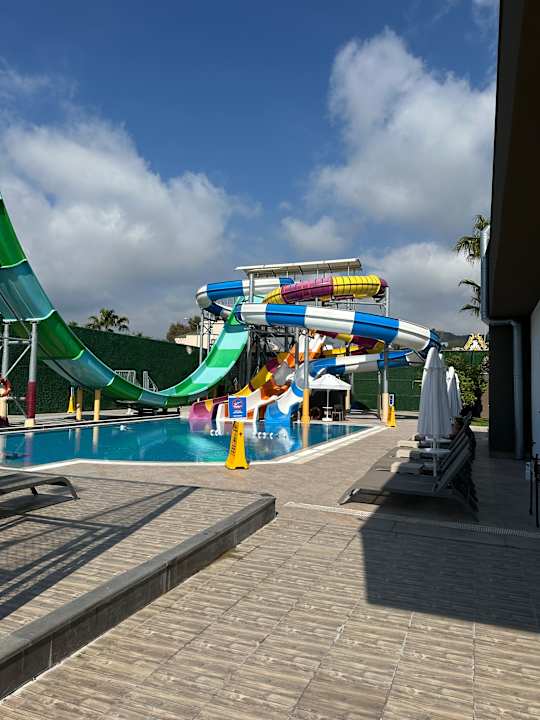 Pool Sailor's Beach Club