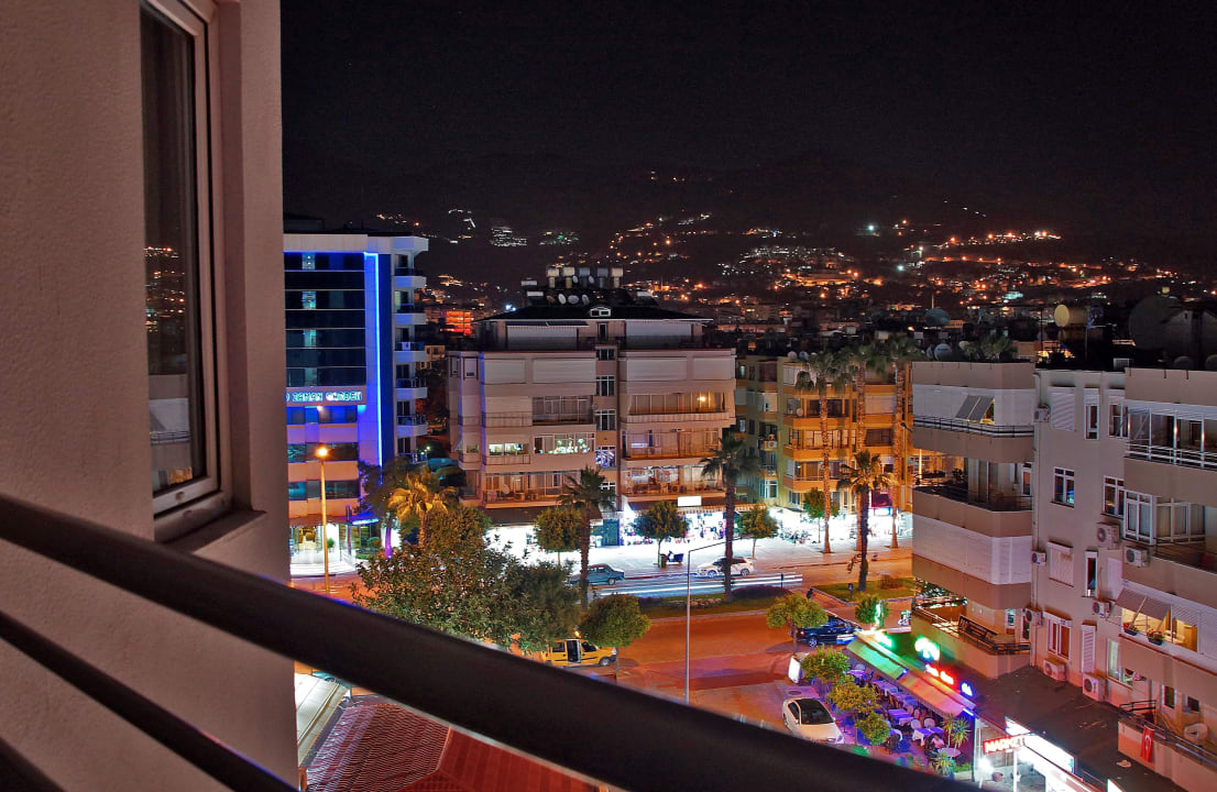 Blick vom Balkon nach links Hatipoglu Beach Hotel