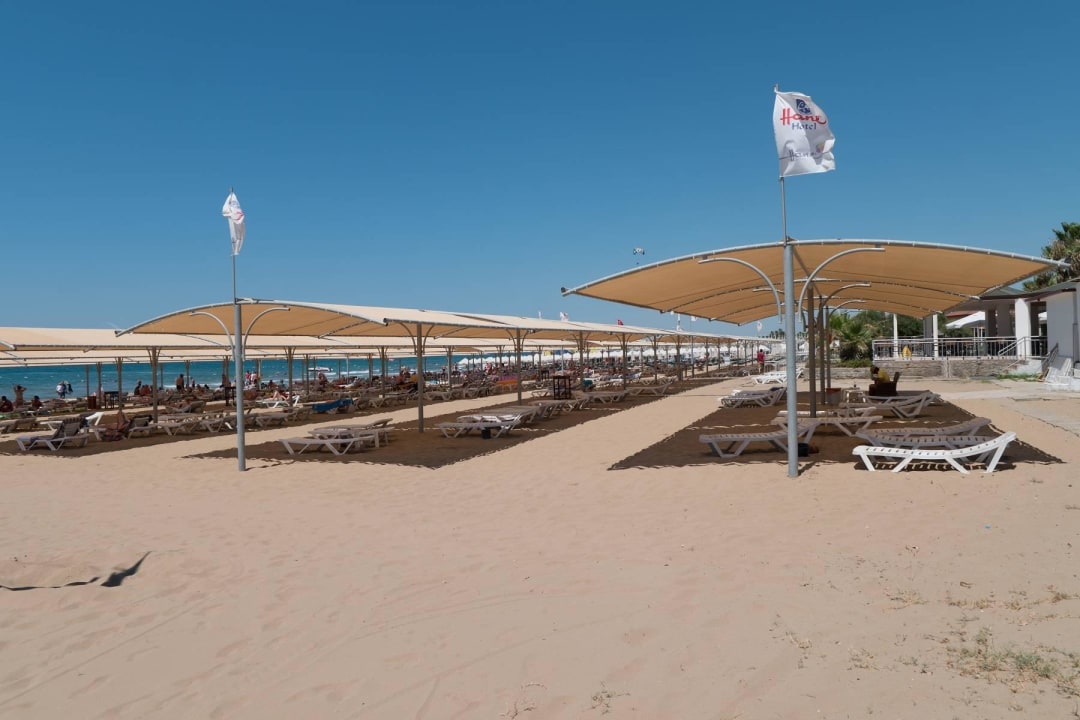 Liegen und Schirme Seher Kumköy Star Resort & Spa