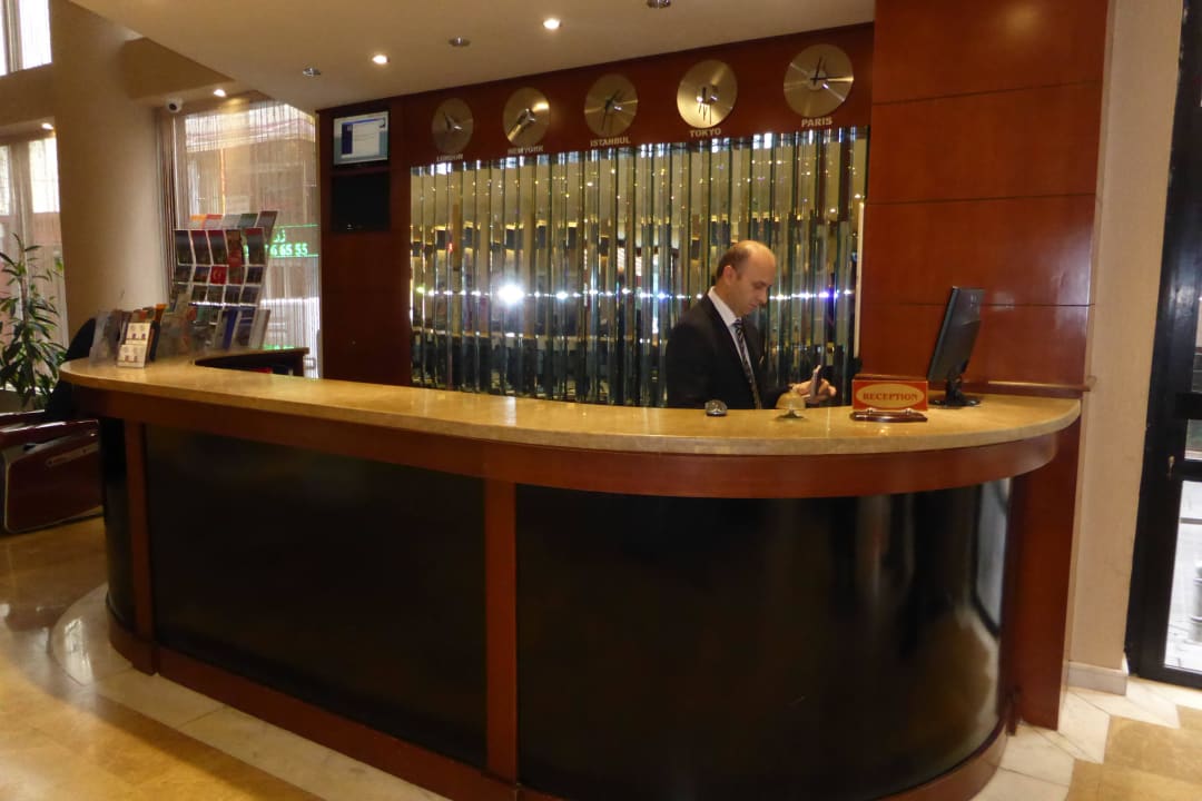 Rezeption Hotel Black Bird