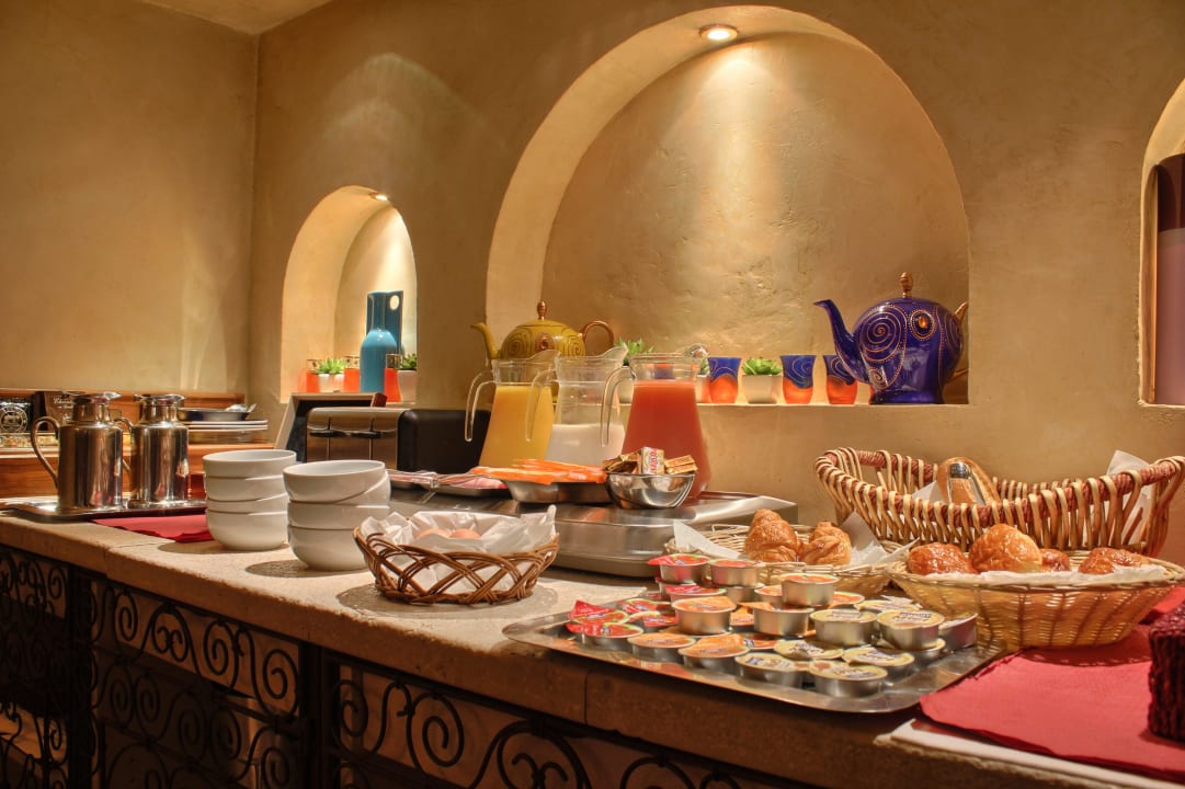 Breakfast Area Villa Royale Montsouris