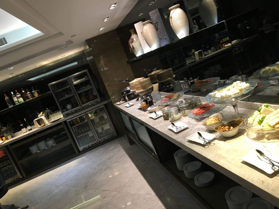 Executive Lounge New World Millennium Hong Kong Hotel