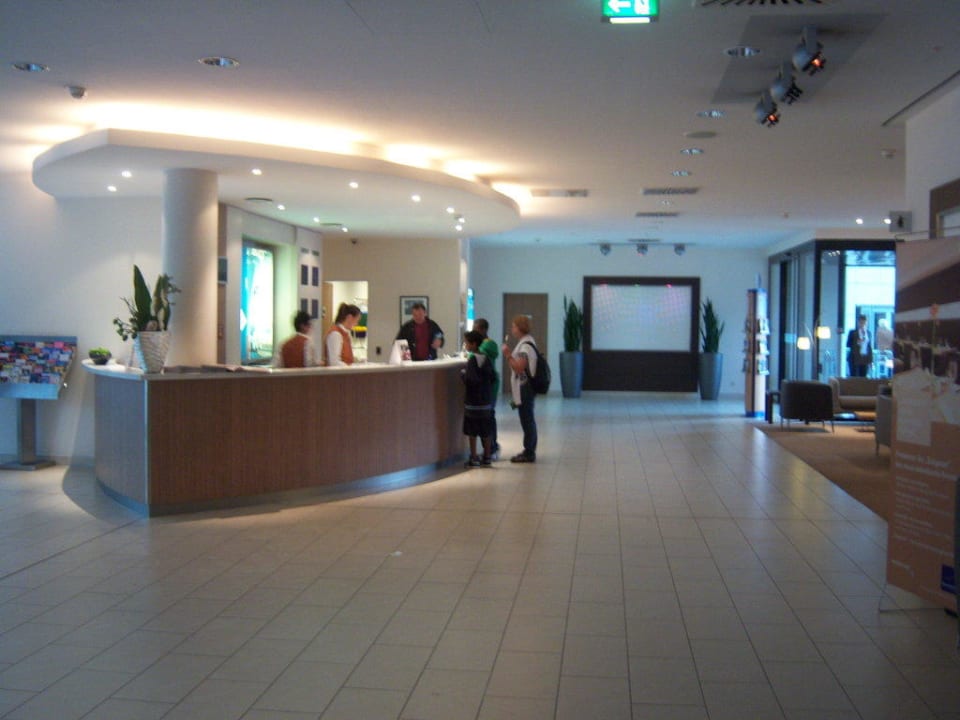 Rezeption Novotel Hamburg City Alster
