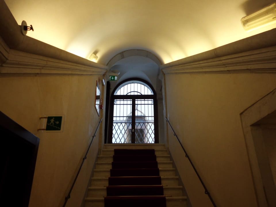 Aufstieg ins OG Hotel Ruzzini Palace