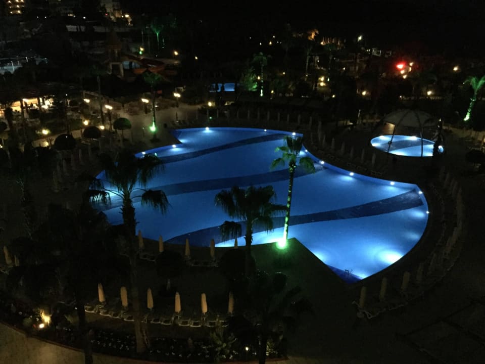 Bei Nacht Saphir Resort & Spa