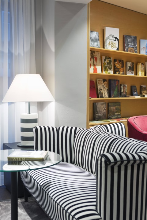 Bibliothek Holiday Inn Wien - City